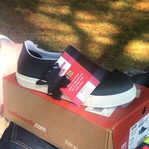 Steel toe MellowWalk women’s shoes